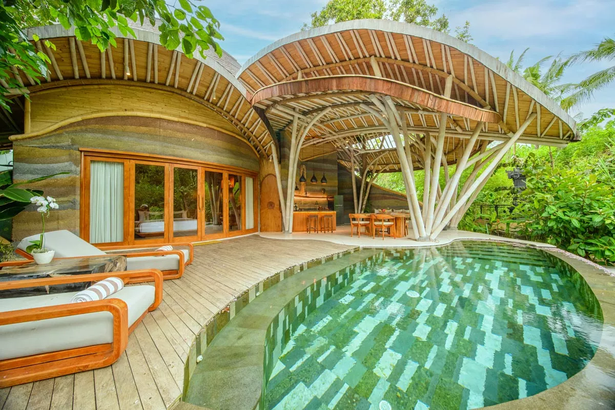 Terrasse mit Pool von Grand Lagoon Villa vom Ulaman Eco Luxury Resort