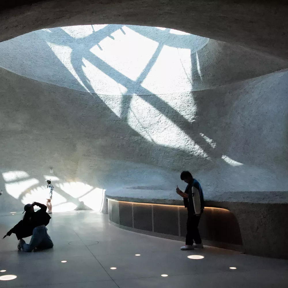 Menschen im Richard Gilder Center: Wenn Mensch und Natur in Architektur vereint wird