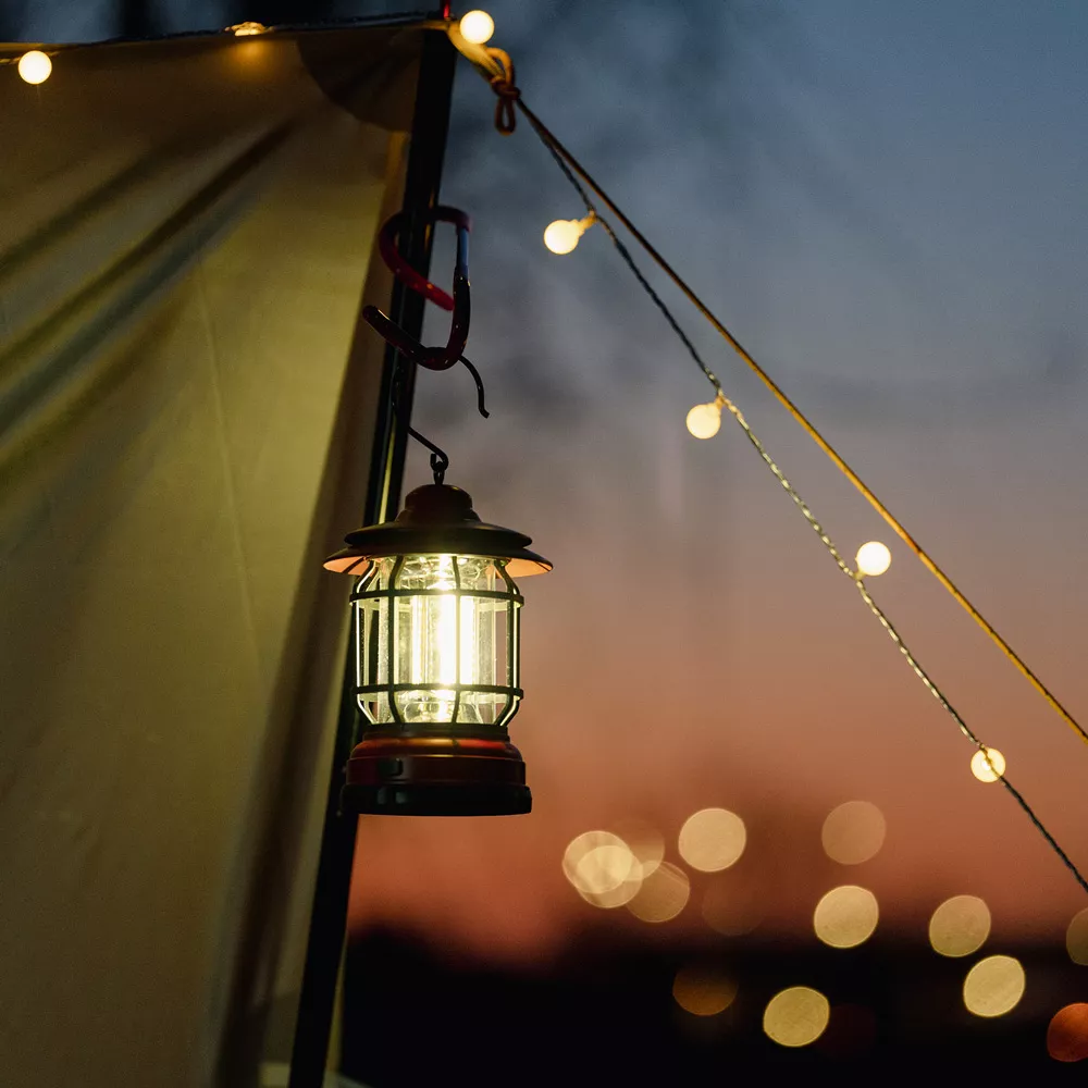 Solar Camping: Lampe am Zelt
