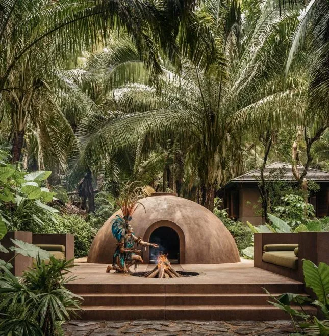 Eine Maya-Schwitzhütte im Mangrovenwald.